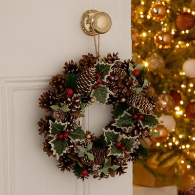 Red Berries And Holly Wreath In Box-30cm