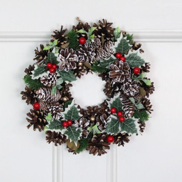 Red Berries And Holly Wreath In Box-30cm