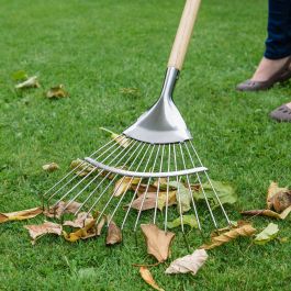 Garden leaf rake store